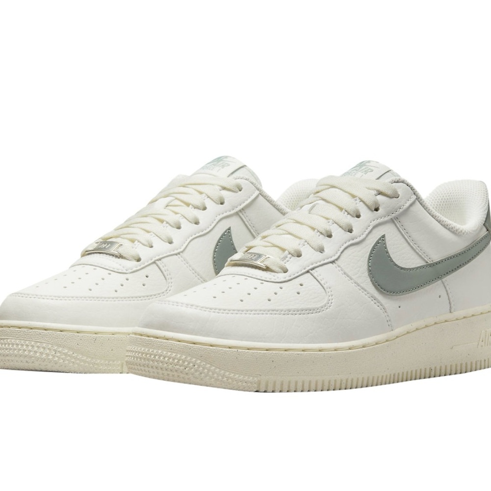 Nike WMNS Air Force 1 Low Next Nature Sail Sage women’s size 8